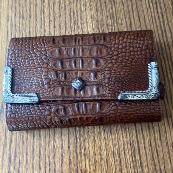 BRIGHTON LEATHER CROSSBODY CLUTCH . - Picture 12 of 16